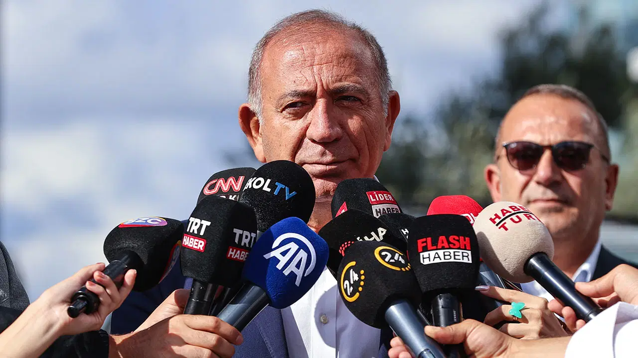 Kayyum Gürsel Tekin sözlerini geri aldı: 'Abi kardeş ilişkisi içinde olur'