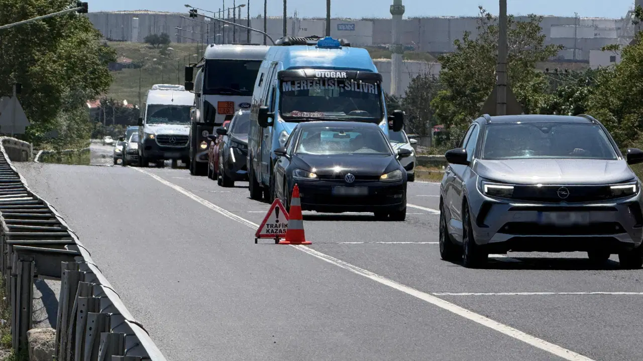 Bayram dönüşü çileye dönüştü: İstanbul ve çevre illerde trafik durma noktasına geldi!