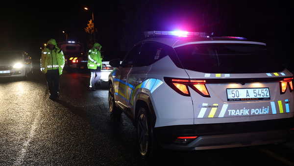 Arkadaşını ve arabasını bırakıp kaçtı! Kimliği tespit edilince rekor ceza kesildi