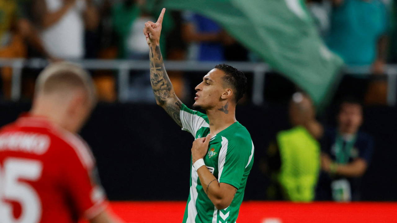 Antony Real Betis'i sırtladı: Nottingham Forest'a dur dedi!