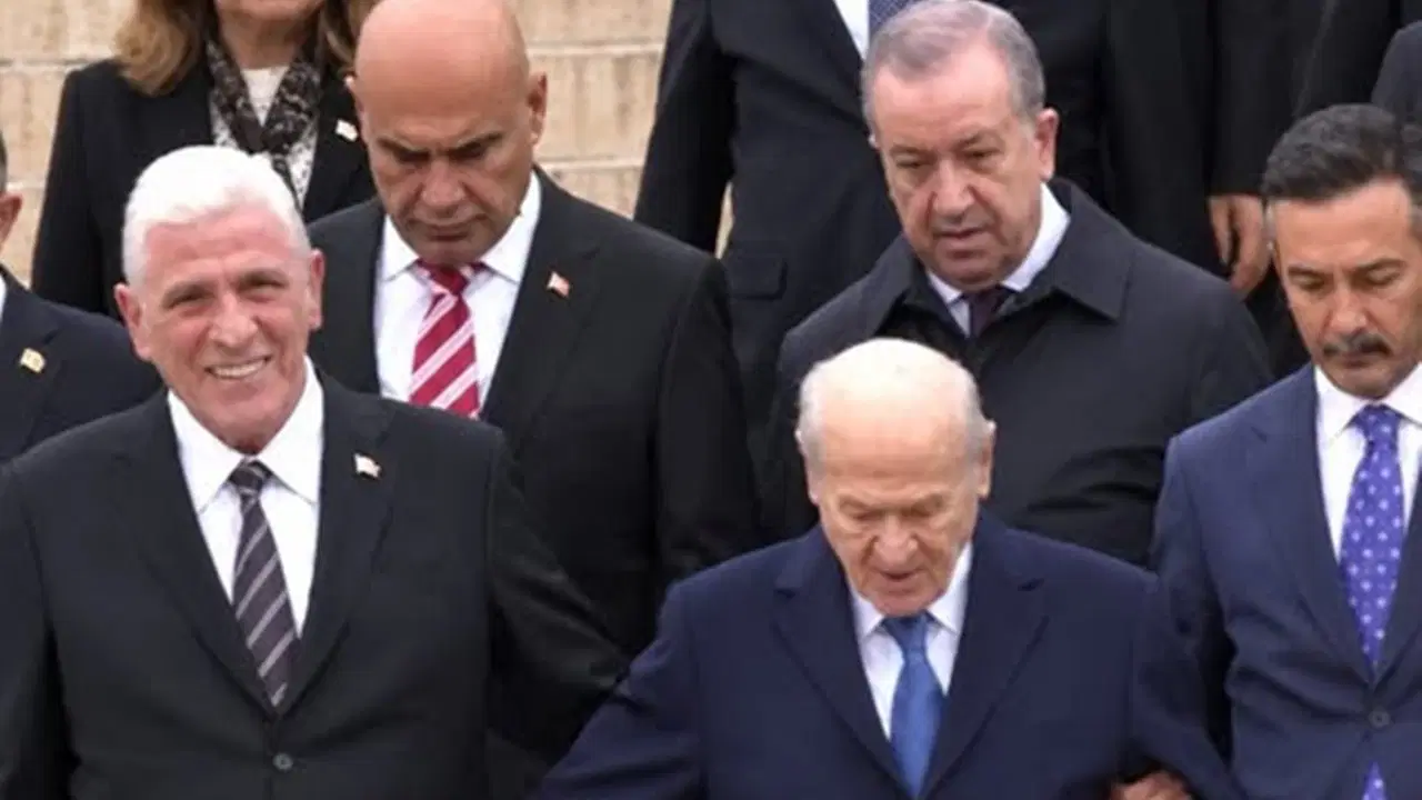 Müsavat Dervişoğlu'ndan Bahçeli'nin koluna girdiği görüntülere ilişkin açıklama: 'İnsani ilişkiler bile siyasette tartışma konusu yapılabiliyor'
