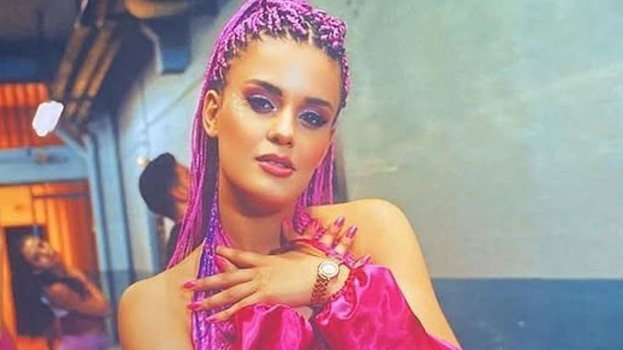 Mekselina İlkbahar kimdir?