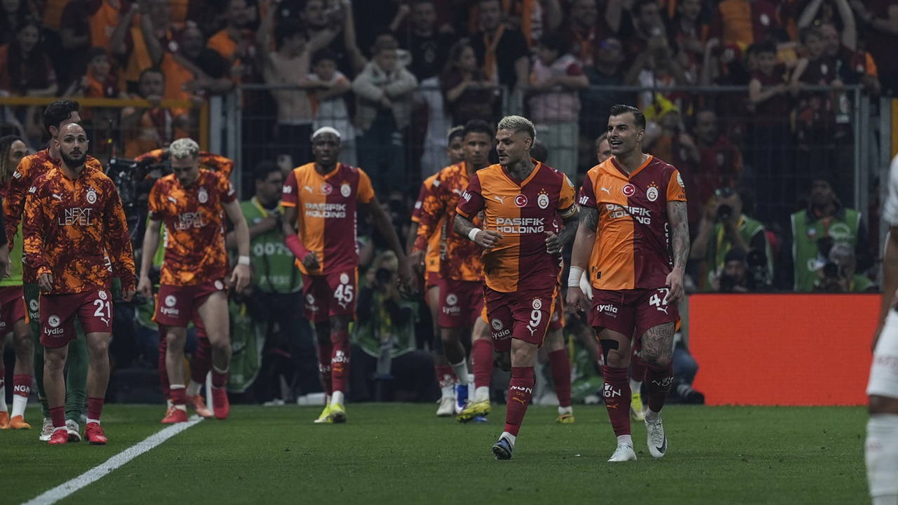 Tribünler o beste ile yankılandı: Mauro Icardi maç sonu gözyaşlarına hakim olamadı
