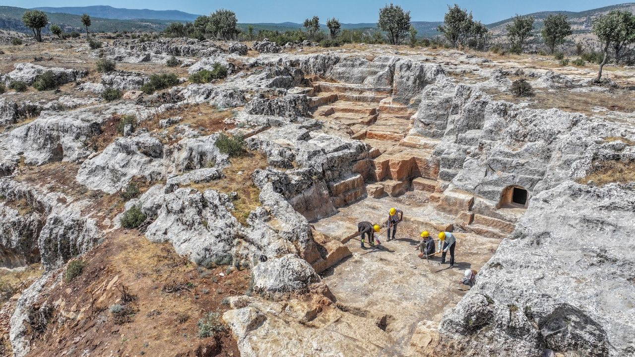 İnkaya’daki kazılarda 160 çocuk iskeleti ortaya çıkarıldı