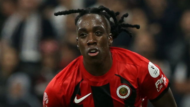 Beşiktaş'tan orta sahaya sürpriz isim!