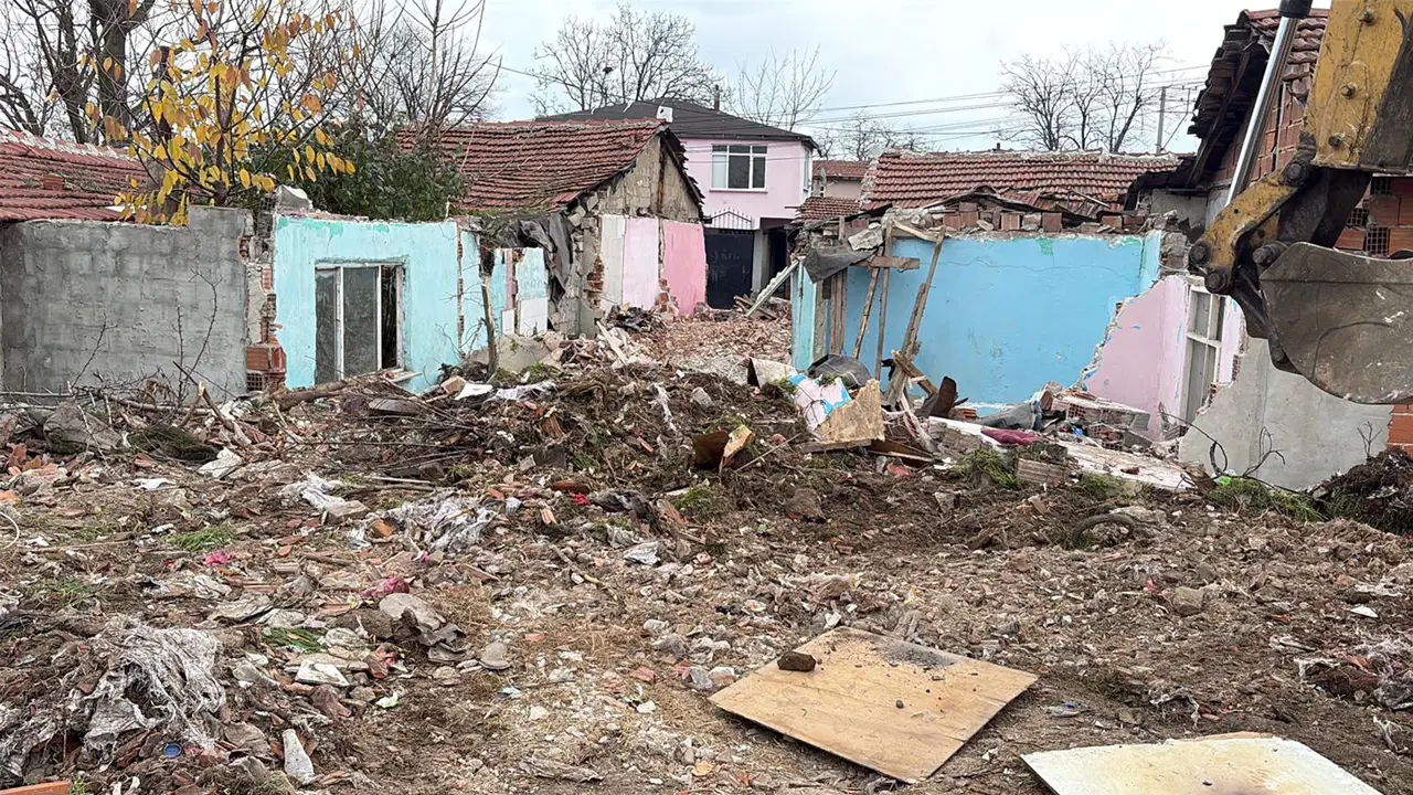 Kore Mahallesi'nde yıkılan bina sayısı 110'a ulaştı