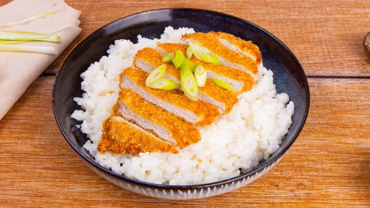 Japon mutfağının geleneksel kasesi: Katsudon