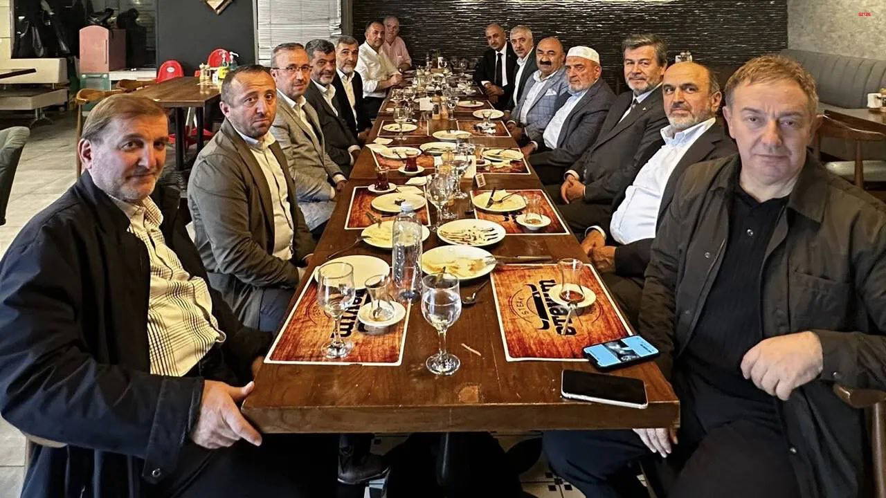 İl Milli Eğitim Müdürü, Atatürk'e hakaret eden isimle aynı sofrada poz verdi