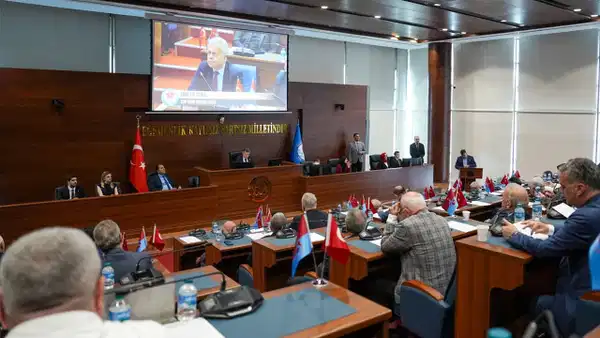 CHP'li Zorlu'dan 'Trabzon Büyükşehir Belediyesi' uyarısı: 'Aşırı borçlanıyor, buna dur denilmeli'
