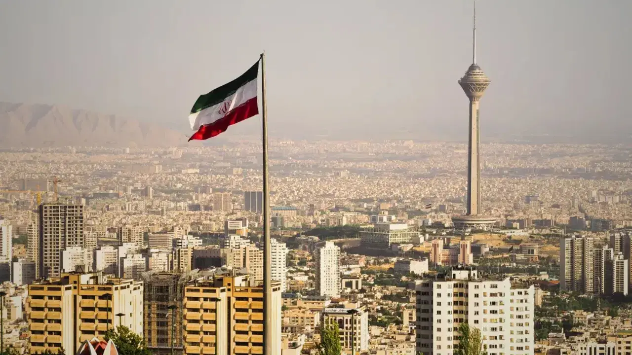 İran hava sahasını yeniden açtı: 5 saatlik kapanma uçuşları aksattı