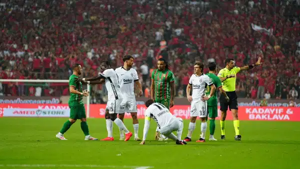 Eski hakemler Amedspor - Beşiktaş maçının tartışmalı pozisyonlarını değerlendirdi: 'Kırmızı kart ve penaltı kararı daha doğru olurdu'