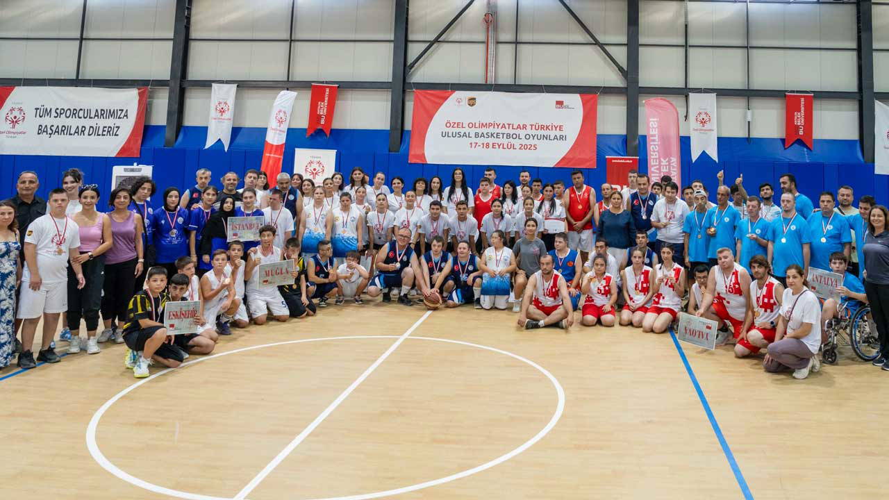 Özel sporculardan Antalya’da basketbol şov!