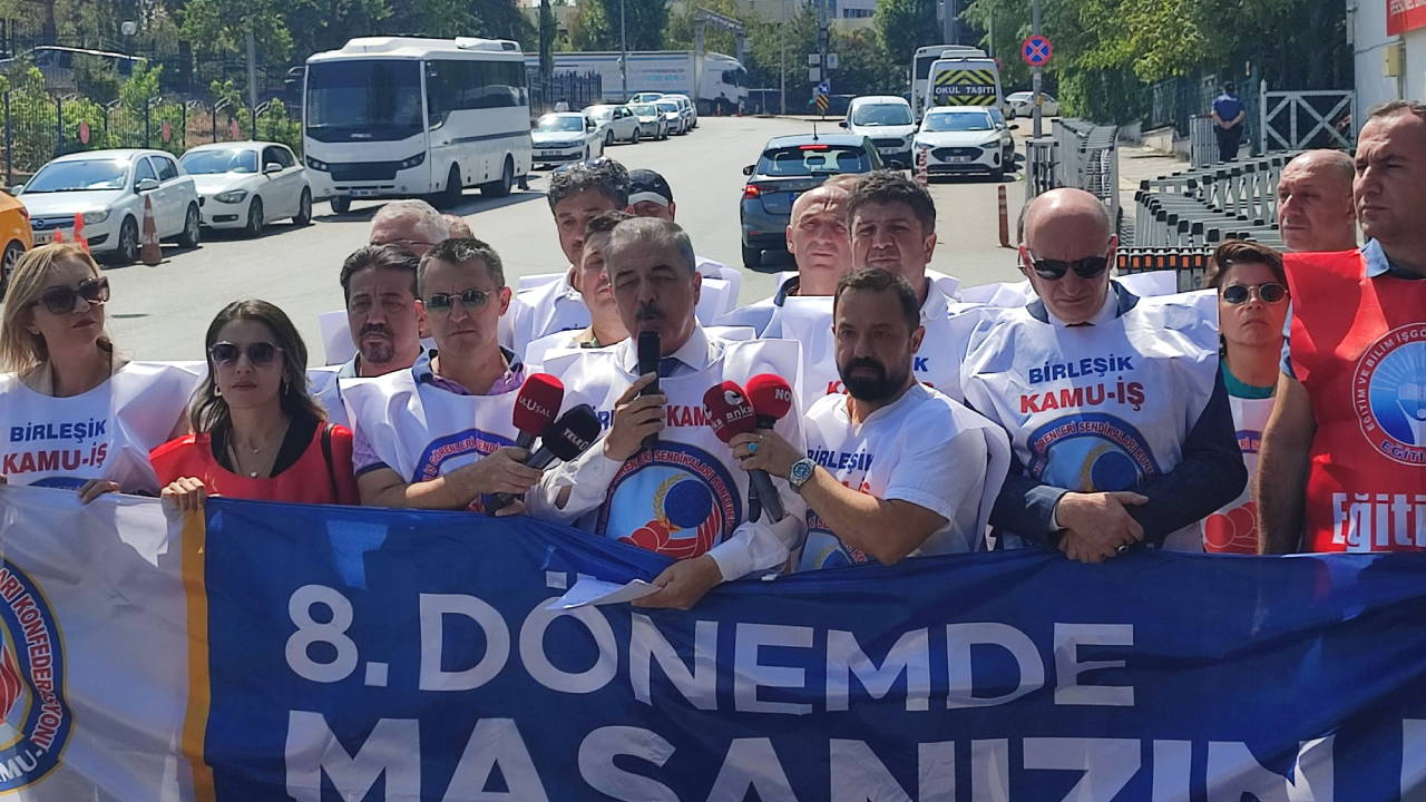 Birleşik Kamu İş'ten bakanlık önünde protesto 