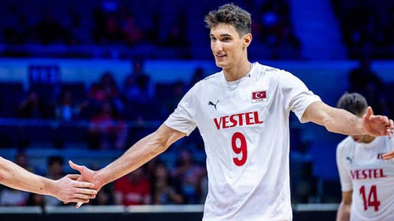 Efe Mandıracı kimdir, kaç yaşında, nereli? Voleybolcu Efe Mandıracı hangi takımlarda oynadı?