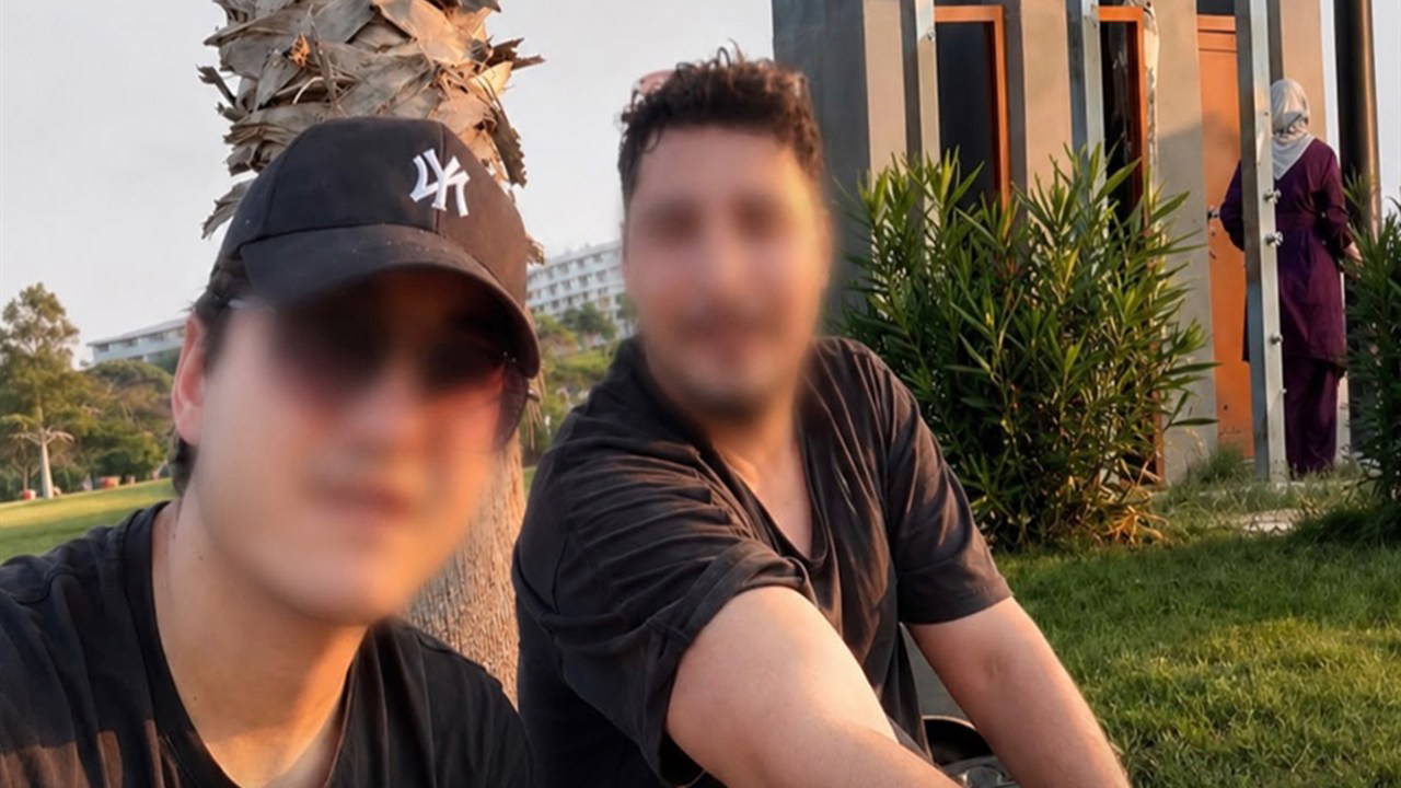 Antalya'da halk plajında tesettürlü kadınları görüntüleyip hakaret içerikli ifadeler kullandığı öne sürülen kişilerle ilgili olarak Serik Cumhuriyet Başsavcılığı tarafından resen soruşturma başlatıldı.