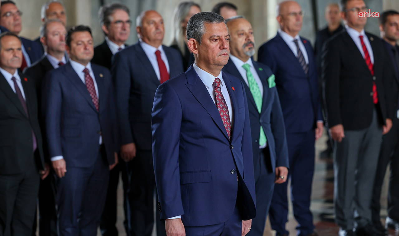 Özel'den, Atatürk'e 'söz': Adalet ve demokrasi vurgusu!