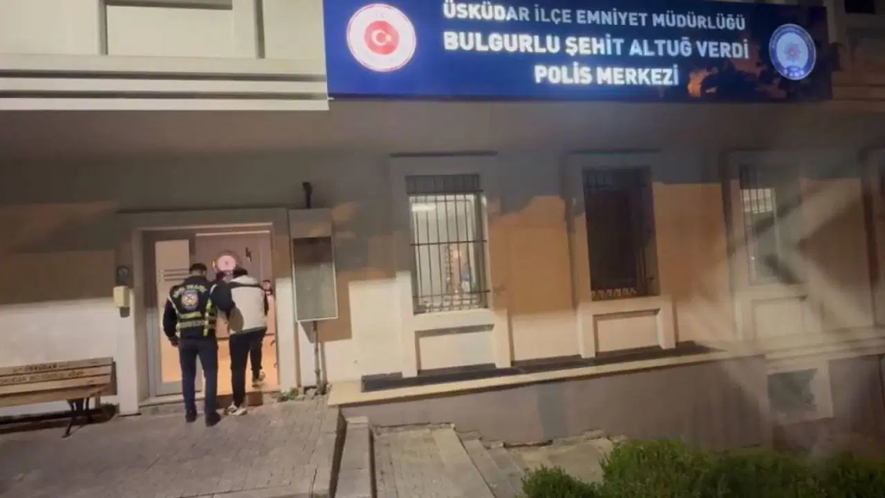 Üsküdar'da trafikte dehşet saçan maganda yakalandı: 180 bin lira ceza kesildi, sürücü belgesine el konuldu!