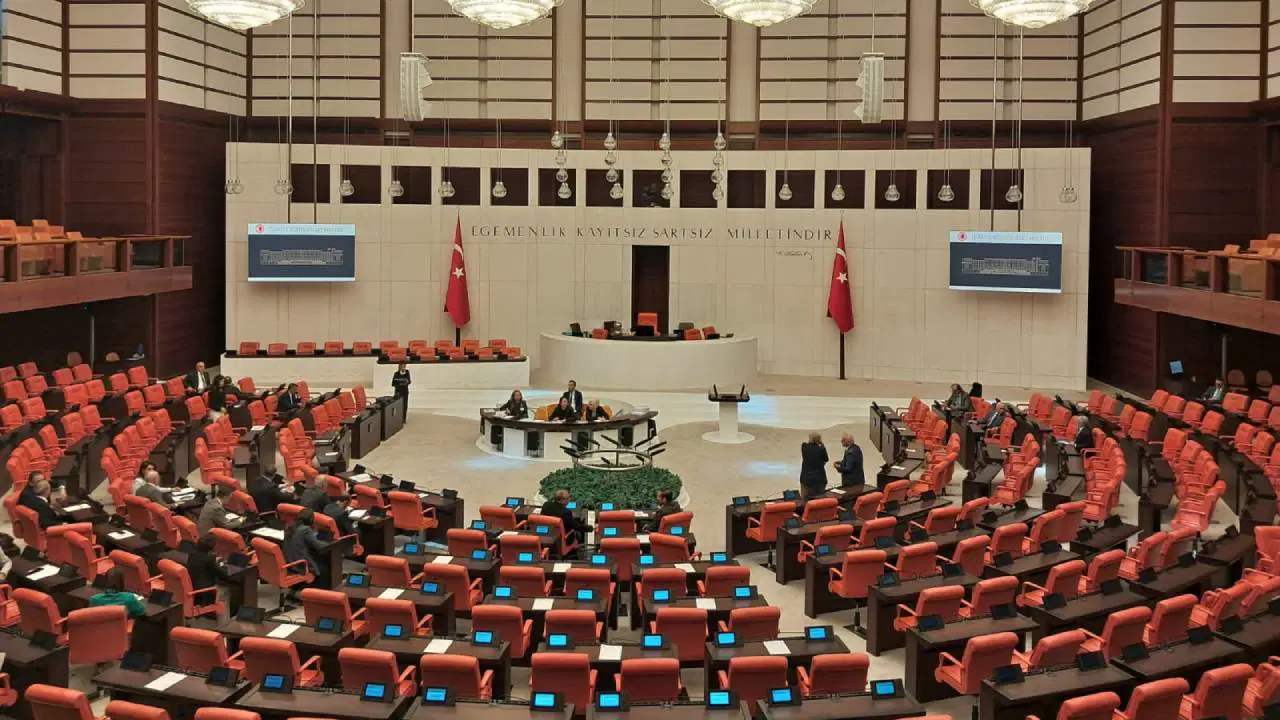 TBMM'de 'kürsü dokunulmazlığı' tartışması: 'Bu kürsü milletin kürsüsüdür'