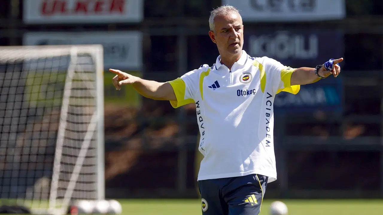 Görevine devam edeceği açıklanmıştı: Fenerbahçe'den İsmail Kartal paylaşımı