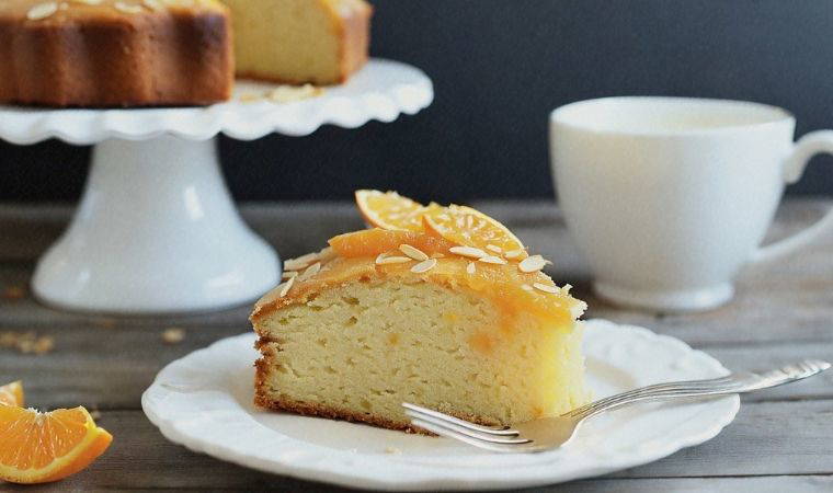 Narenciye ferahlığı ile bademin enfes uyumu: Portakallı bademli kek tarifi