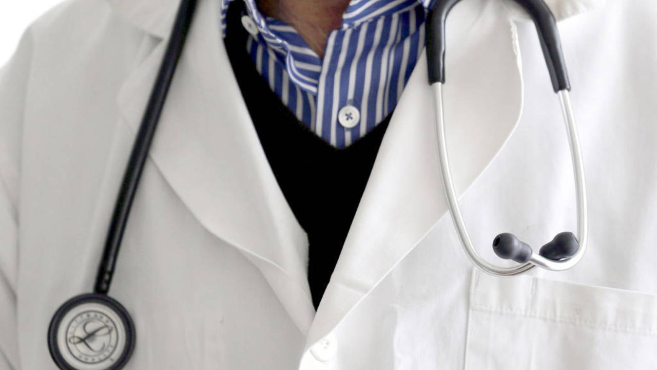 Hekimlik yapması yasaktı, mide ameliyatına girdi: 25 yaşındaki Semanur’un ölümünde ilk duruşma