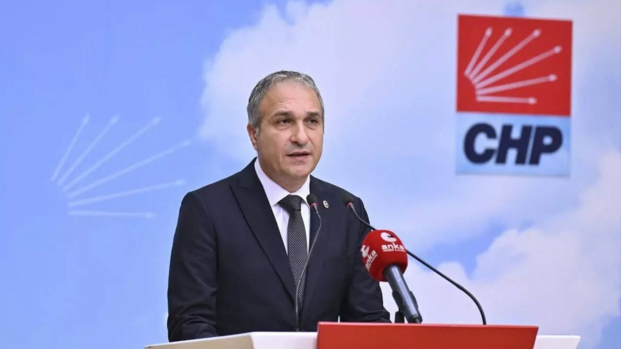 Suat Özçağdaş: 'Türk Bayrağı’nın sağına Atatürk, soluna Cumhurbaşkanı posteri asılacaktır' talimatı hukuki dayanağı olmayan partizan bir dayatmadır