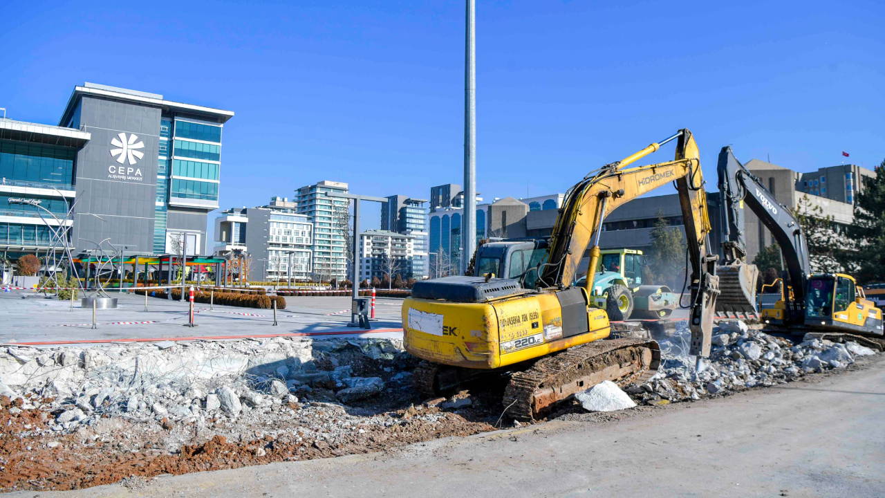 ABB UKOME, AVM'lerin çevresindeki araç trafiğinin azaltılması için yeni kararlar aldı