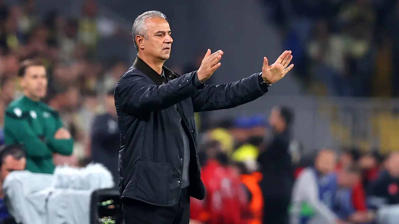 Kadıköy'de istifa sesleri... Fenerbahçelilerden İsmail Kartal'a tepki!