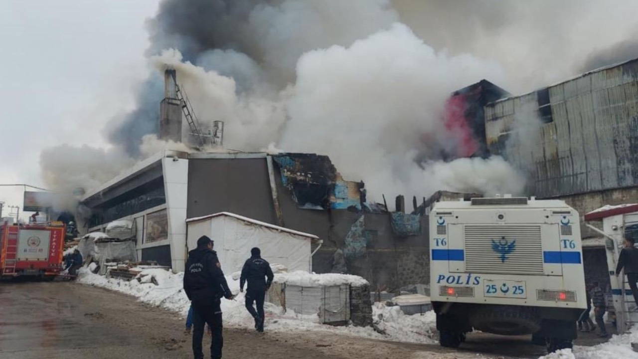 2 kişi hayatını kaybetmişti... Erzurum'daki yangına ilişkin iş yeri sahibi tutuklandı