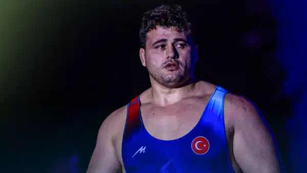 Milli güreşçi Rıza Kayaalp finale çıktı!