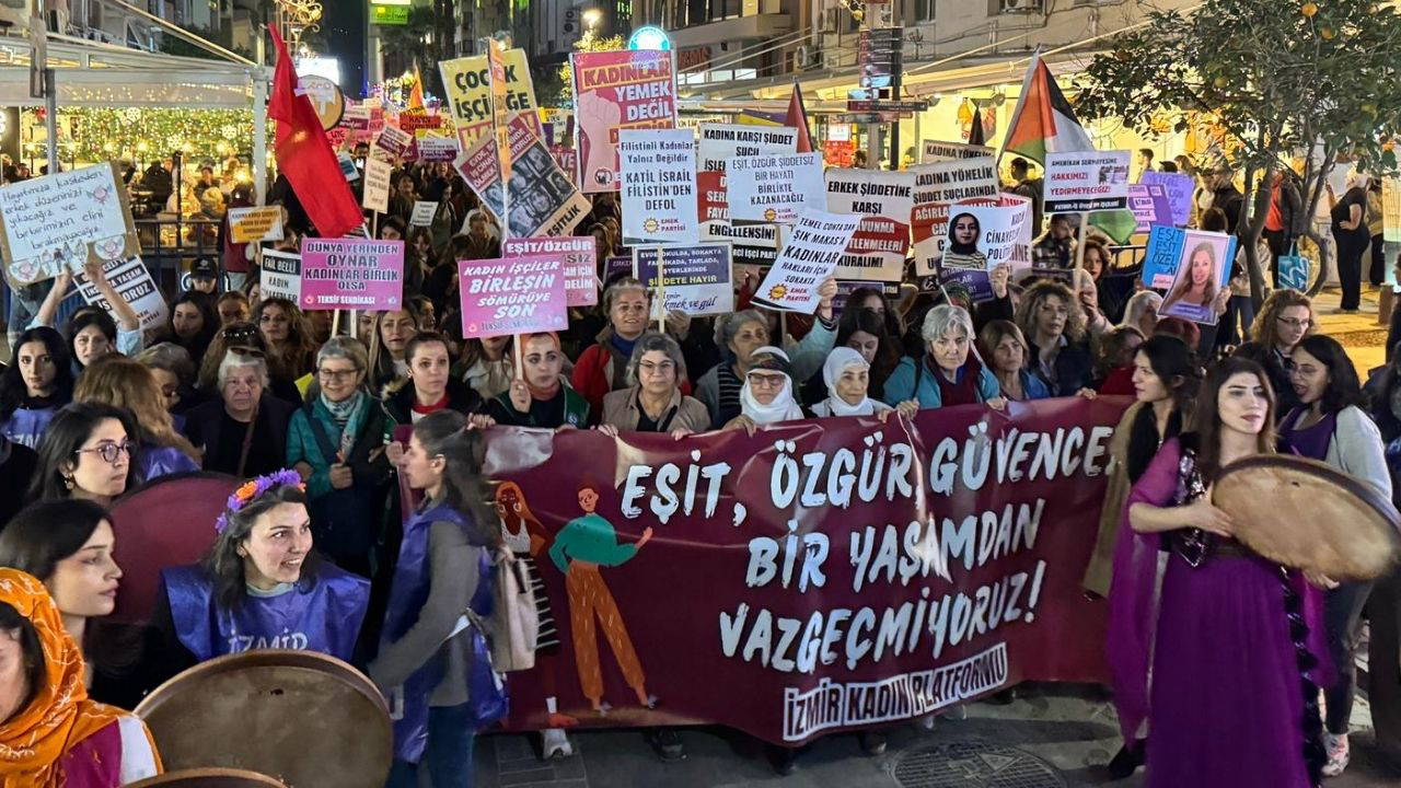 İzmir’de kadınlar 25 Kasım’da sokaktaydı: Düzene ses yükseltiyoruz
