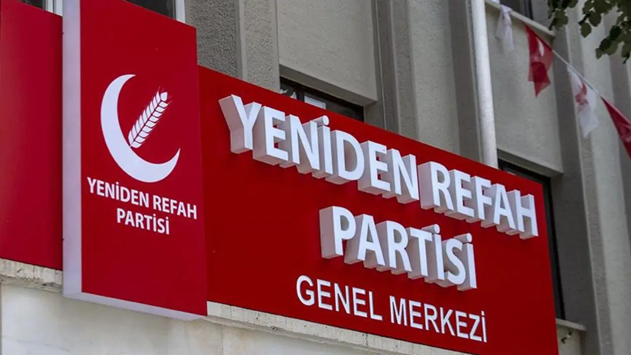 Yeniden Refah Parti'nde istifa depremi! 'İki yıldır bizimle ilgilenen yok...'