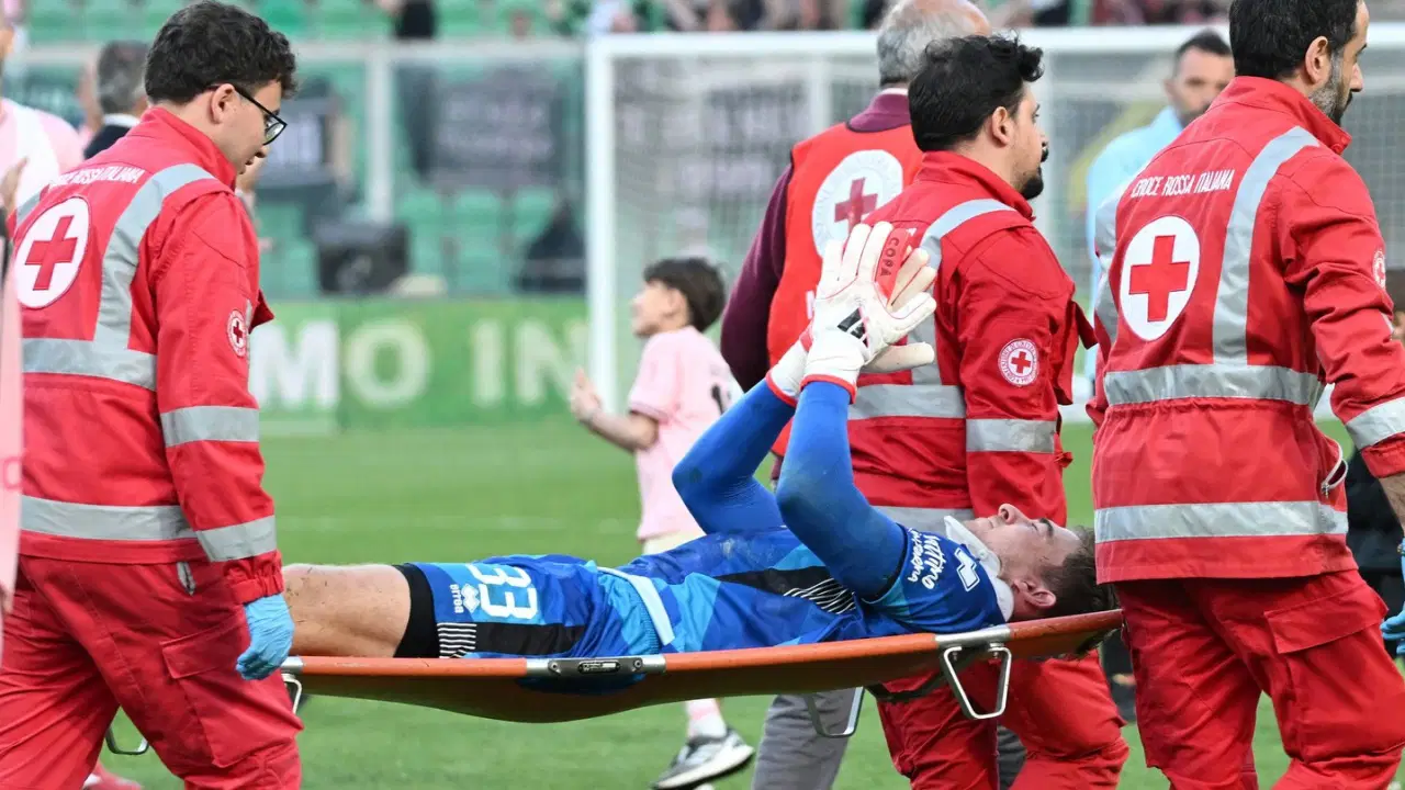 ABD'li milli kaleci Jonathan Klinsmann'ın maçta boynu kırıldı!