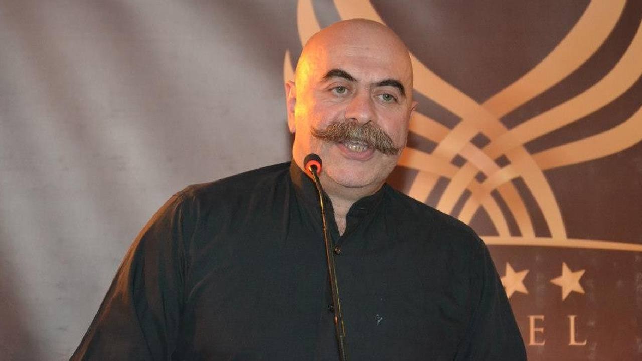 Yönetmen Ezel Akay ve kardeşi gözaltına alındı