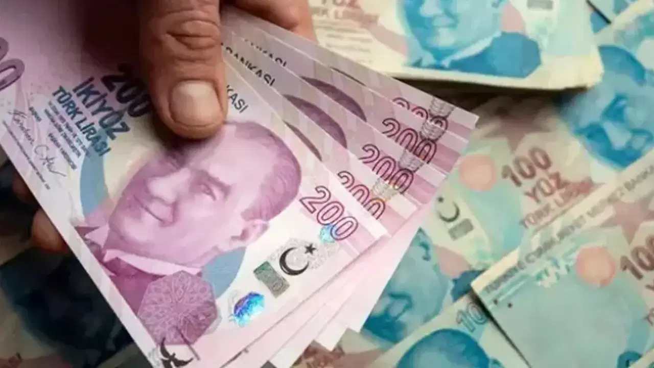 CHP'li Engin Altay memur emeklileri için kanun teklifini Meclis Başkanlığı'na sundu: 'Memur emeklisine 22 bin 157 lira seyyanen zam haktır'