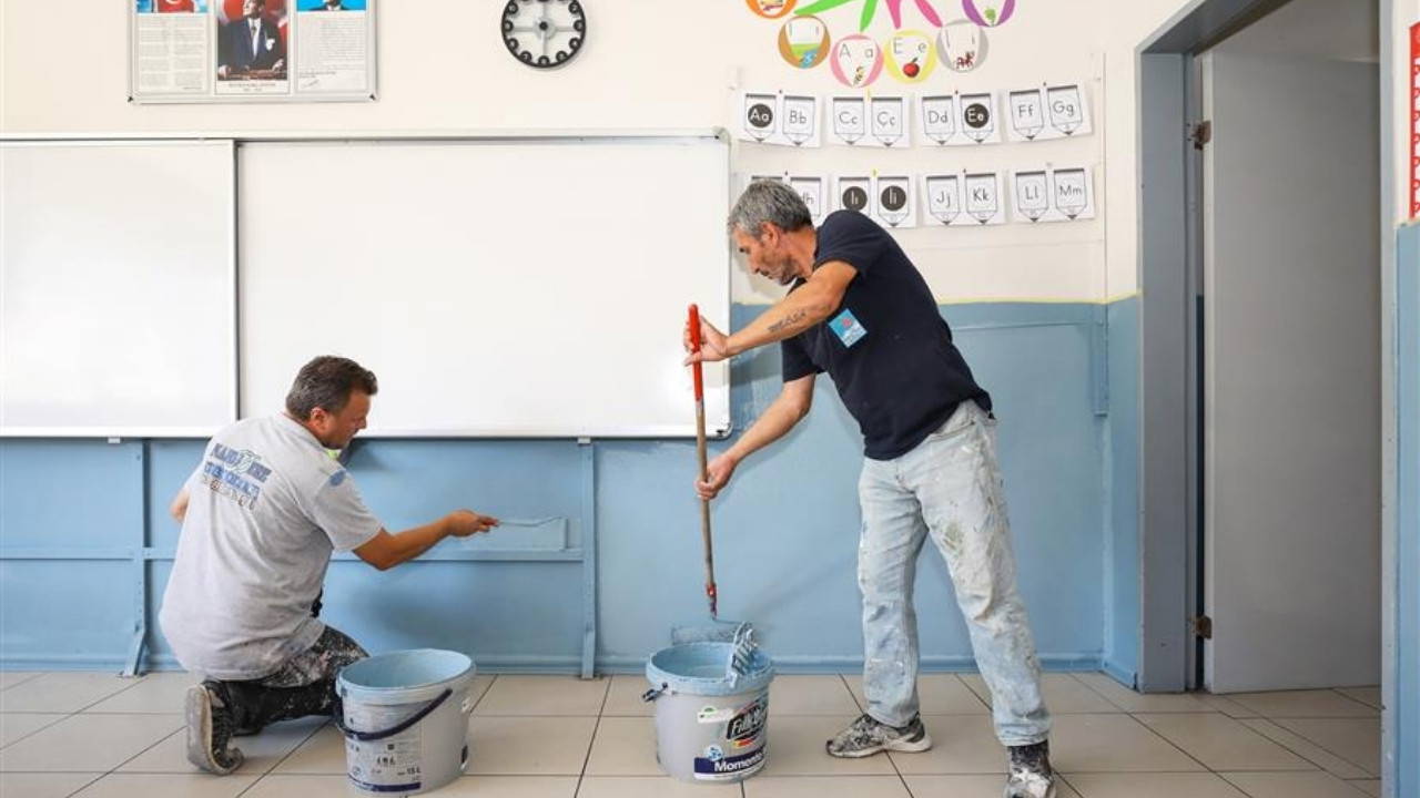 İzmir Narlıdere Belediyesi’nden okullara yaz desteği