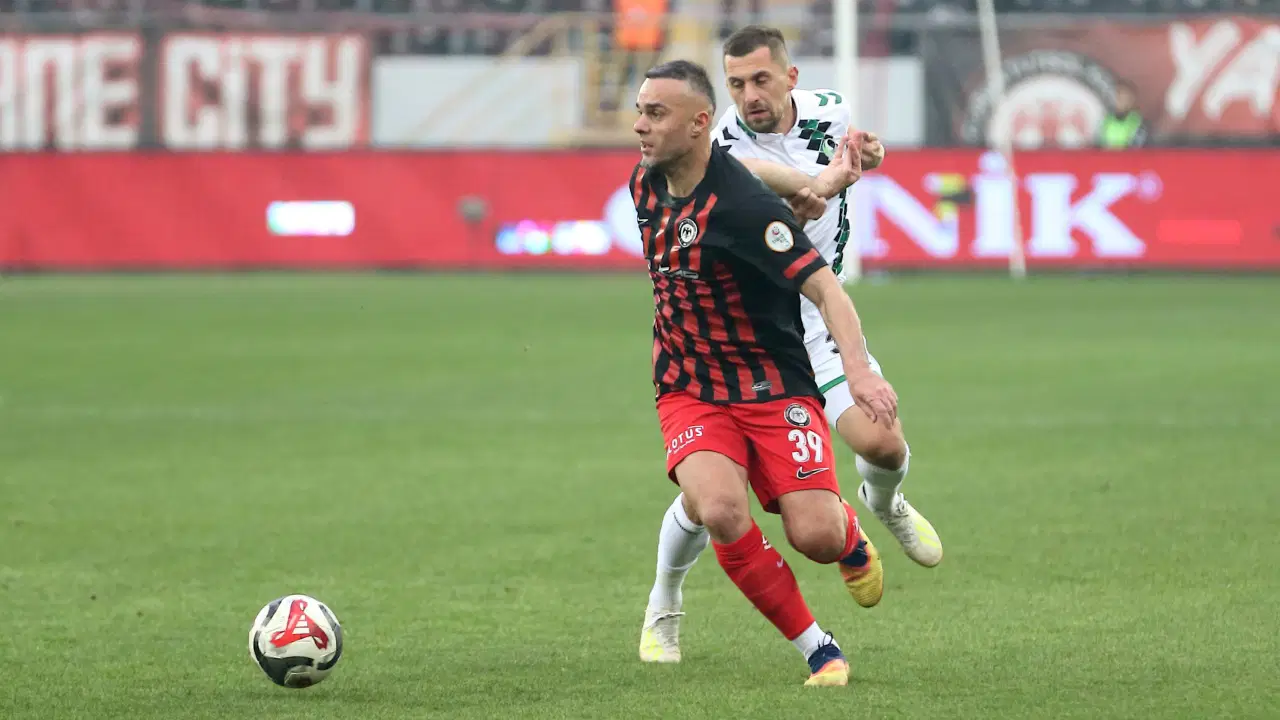 Çorum FK 3 puanı iki golle aldı!