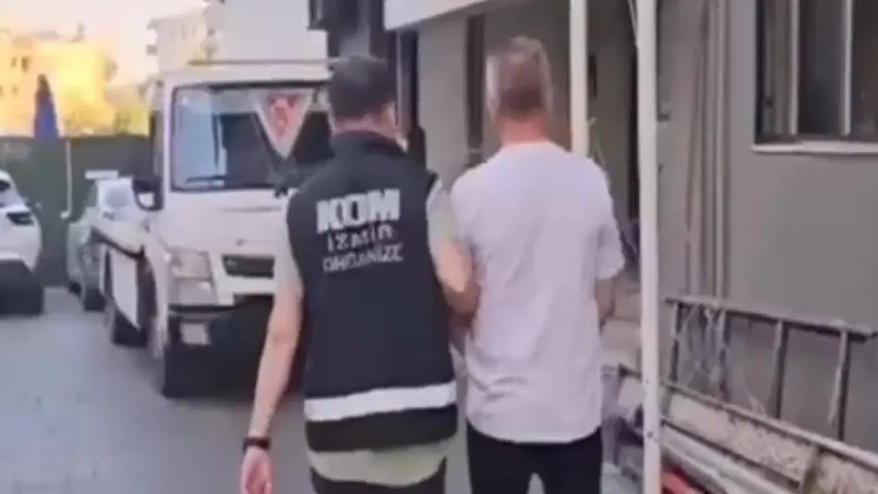 İzmir'de 'suç örgütü propagandası' operasyonu: 3 tutuklama