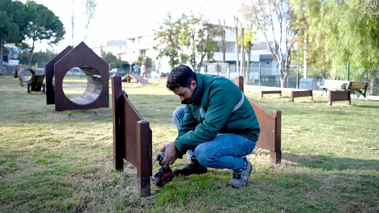 Kuşadası Belediyesi'nden "Pako Köpek Eğitim Parkı"nda bakım onarım çalışması