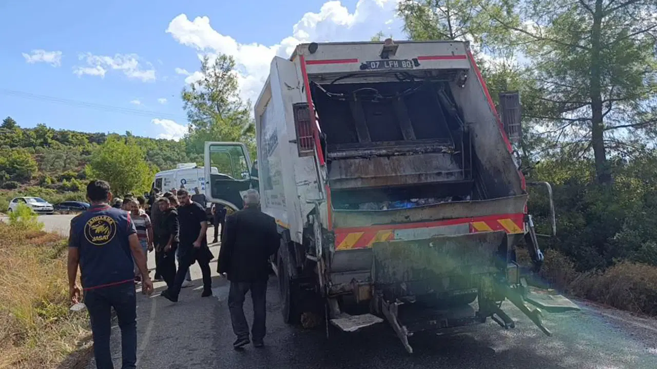 Antalya’da çöp kamyonunda korkunç cinayet: Mesai arkadaşını boğazından bıçakladı!