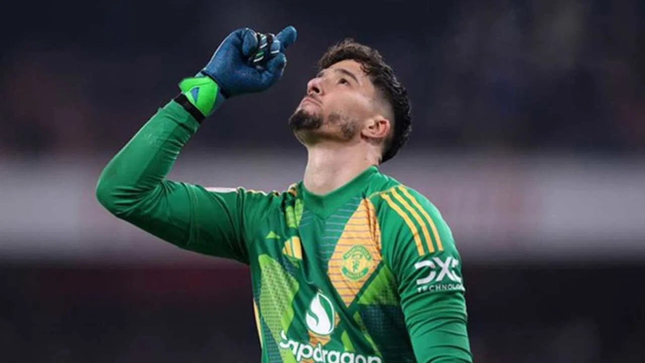 Dev final öncesi Manchester United'da Altay Bayındır kararı