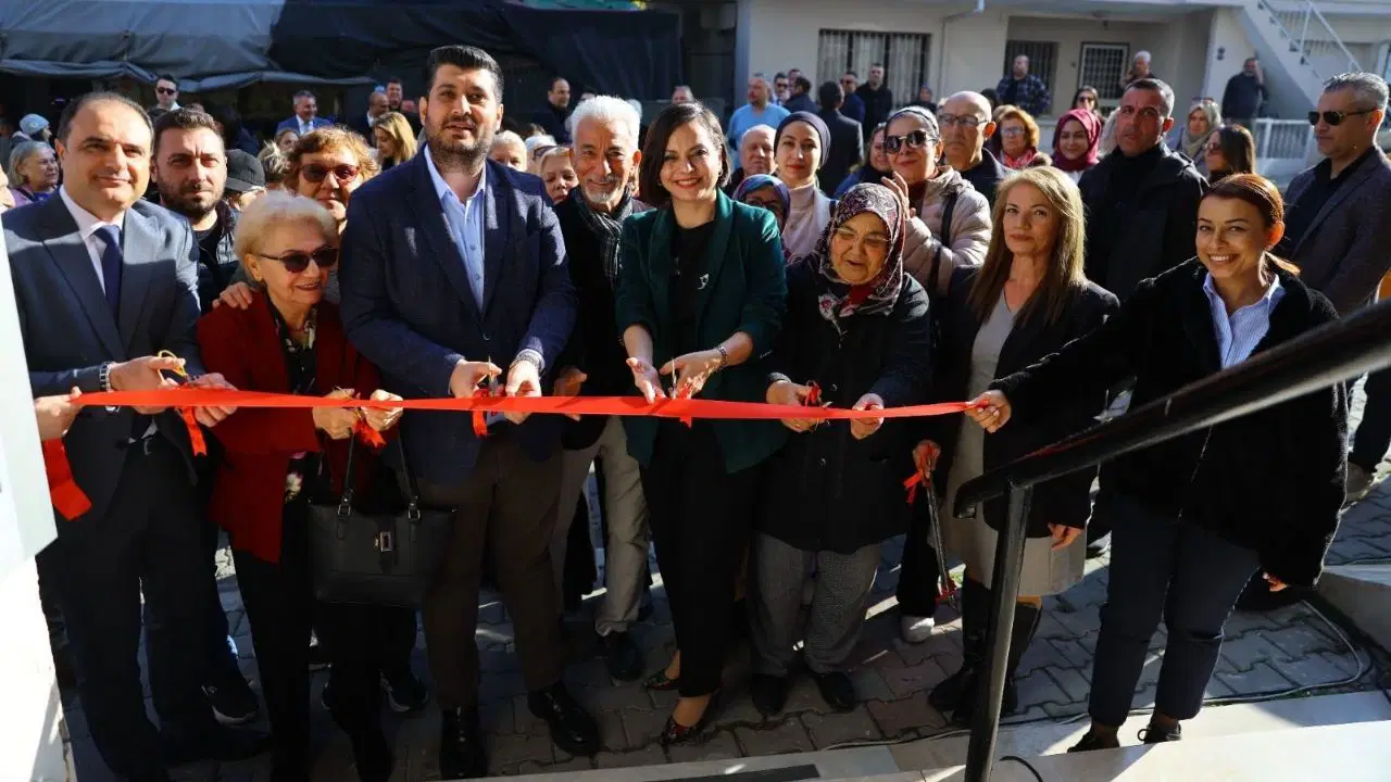 Karabağlar’da İleri Yaş Akademileri açıldı