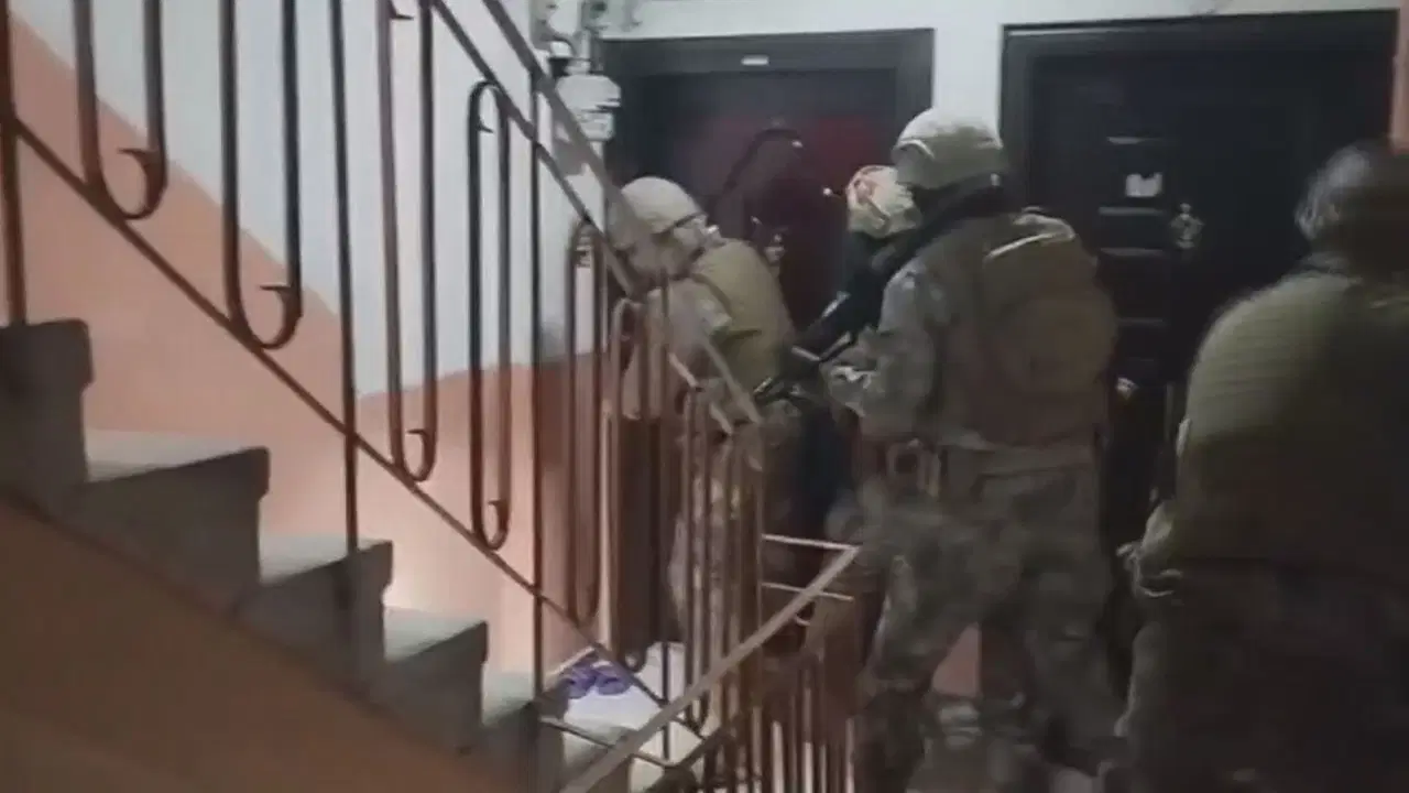 Bakan Yerlikaya duyurdu... İstanbul merkezli 21 ilde eş zamanlı operasyon: 96 gözaltı