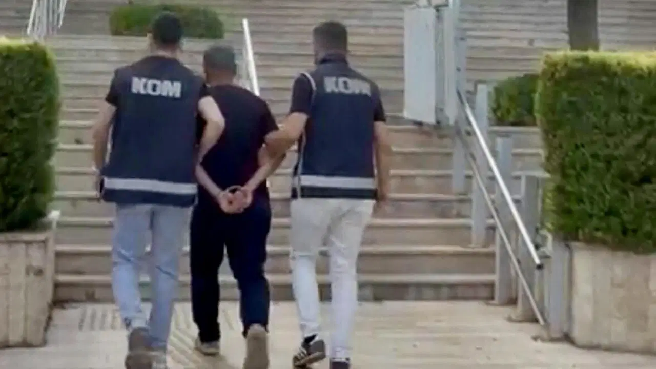 14 yıl 2 ay hapisle aranıyordu: İhraç uzman çavuş yakalandı