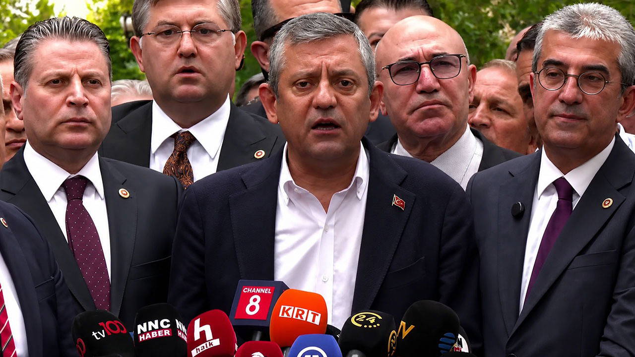 Son Dakika... YENİ Parti lideri Özgür Özel'den kritik açıklamalar... İlk toplantının yeri belli oldu!
