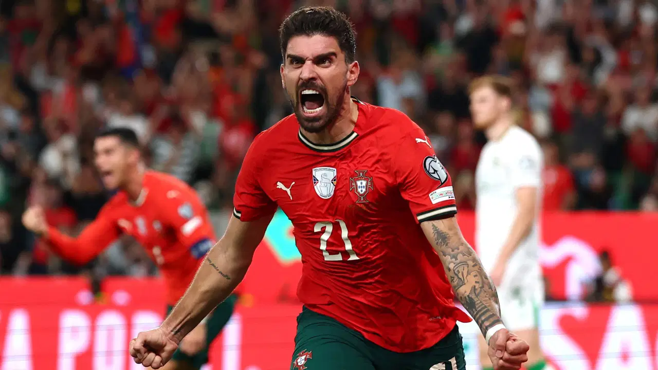 Cristiano Ronaldo penaltı kaçırdı: Portekiz Ruben Neves ile güldü!