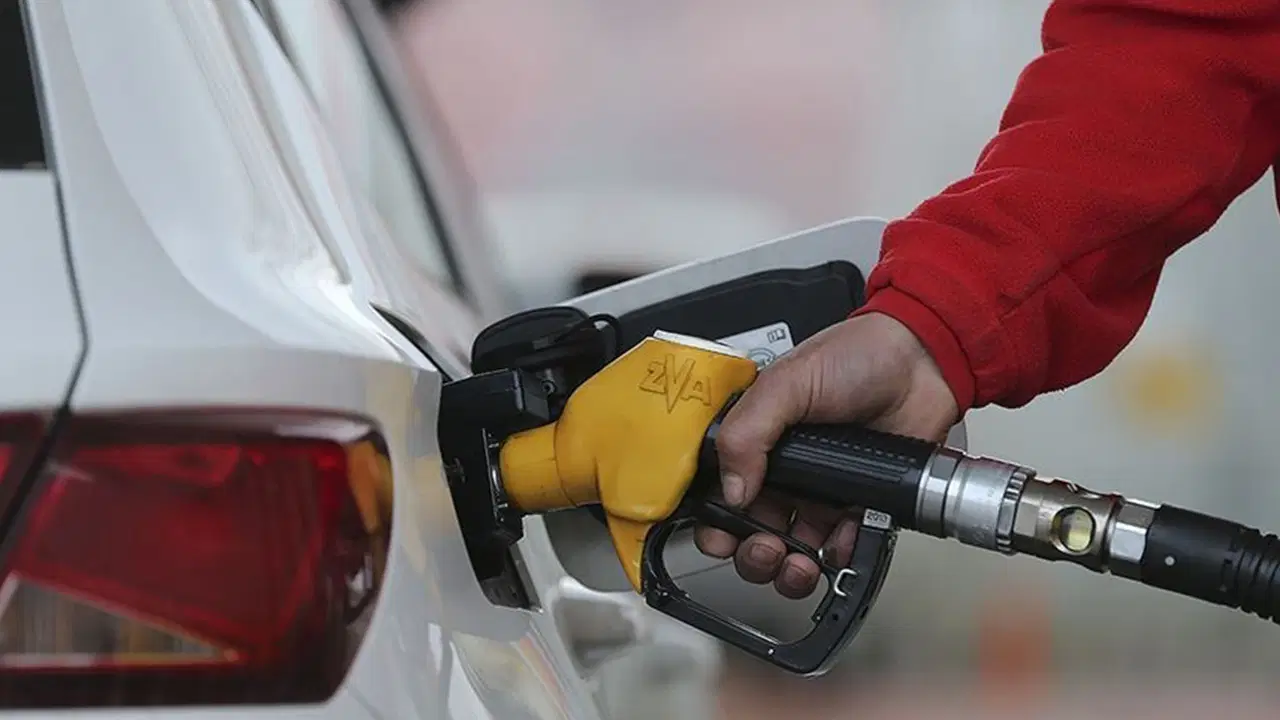 Akaryakıtta tabela gece yarısı değişti: Benzine indirim geldi! 6 Haziran İstanbul, Ankara, İzmir güncel akaryakıt fiyatları...