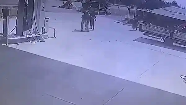 Denizli'de silah zoruyla genç kızın kaçırılma anlarına ait görüntüler ortaya çıktı