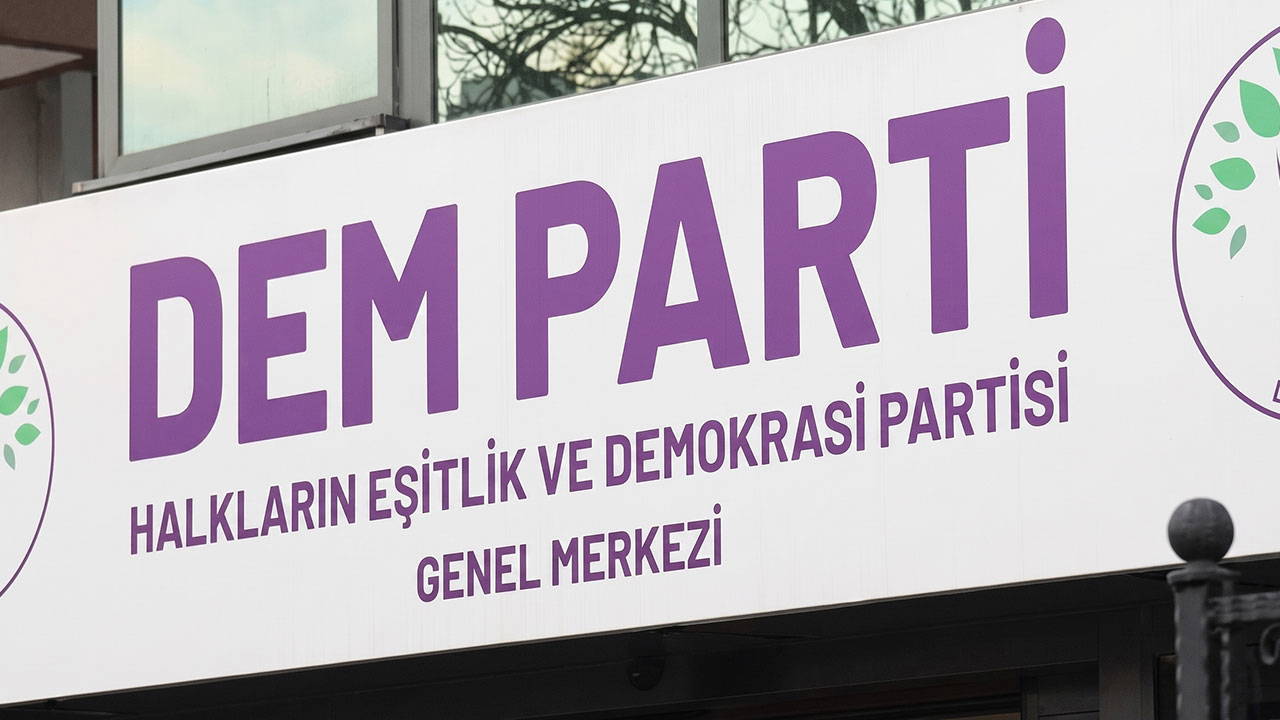 DEM Parti, Bozova Belediye Eş Başkanı İsmail Yıldız'ı görevden aldı