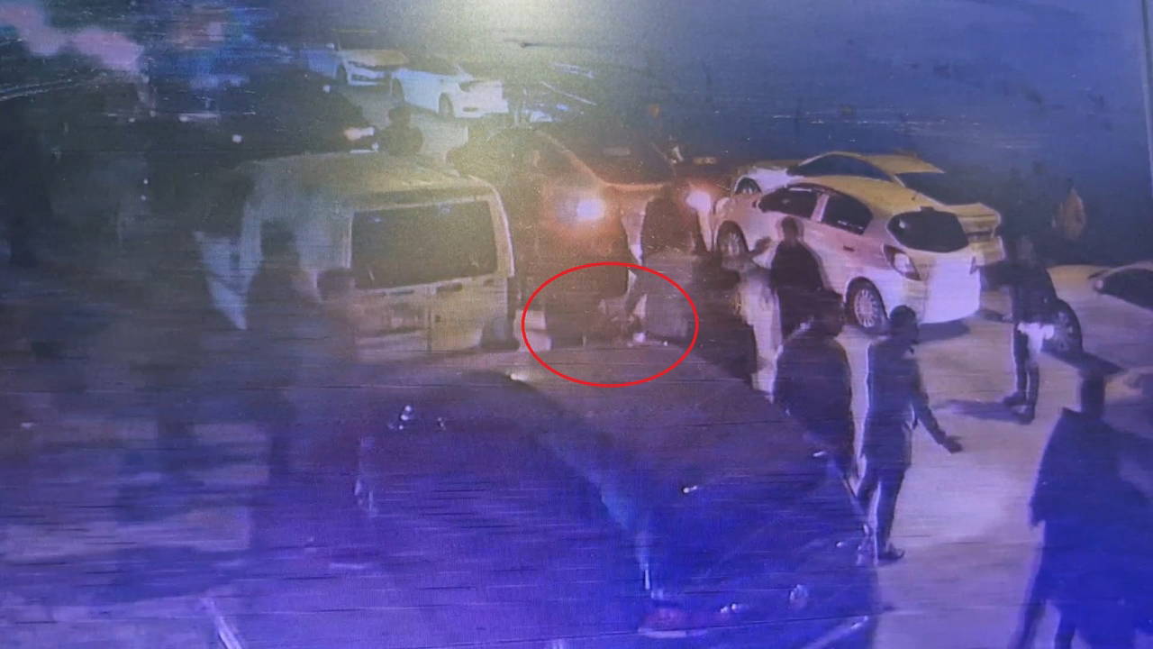 Yaralı şekilde halı sahaya geldi: Maçtan çıkan doktorlar müdahale etti!